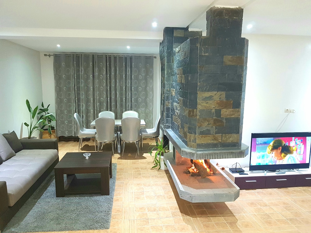 Chalet Asmoun — 4-Star Luxury Hotel in Bhalil, Morocco