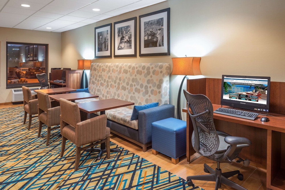 Hampton Inn Columbia - photo 32