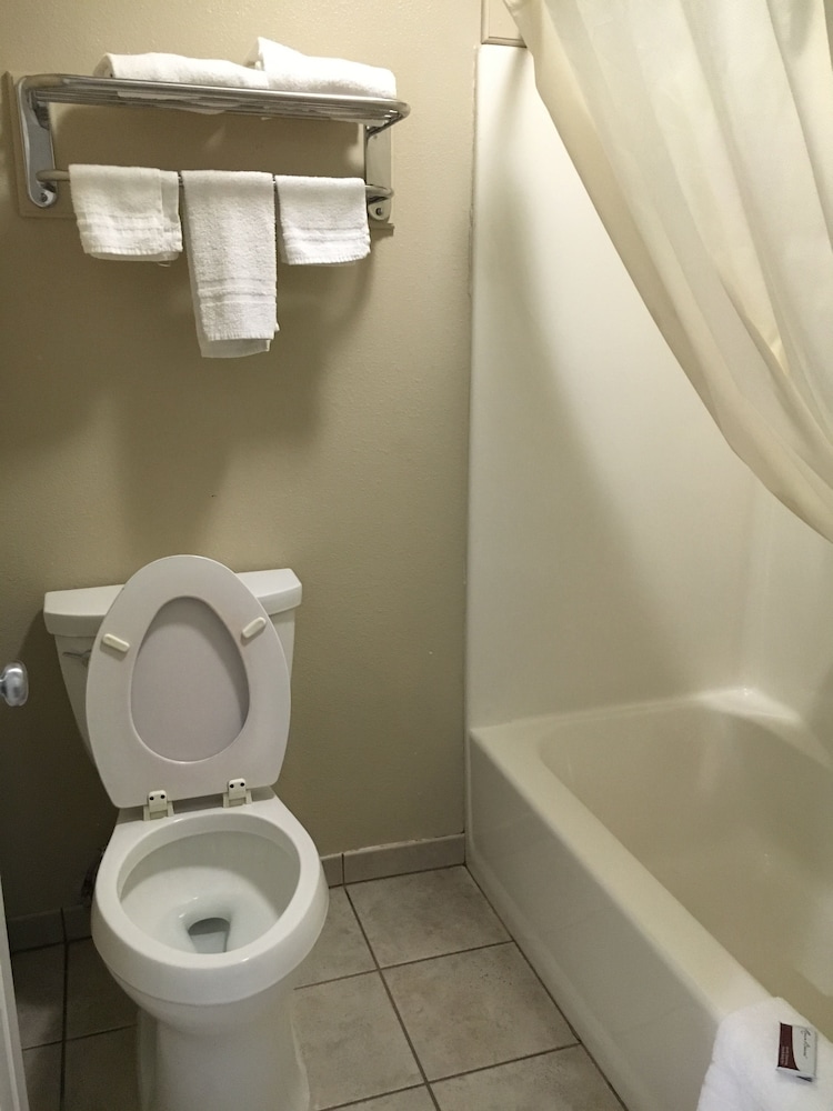 Regency Inn and Suites Moreno Valley - photo 7