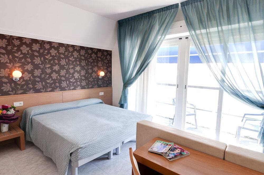 Hotel Panineria Colombera Rossa — Brescia — photo 2