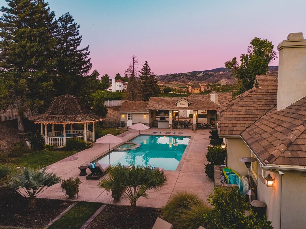 La Barrique by AvantStay Sleeps 22 14 Acre Estate Secluded in Wine Country - photo 23