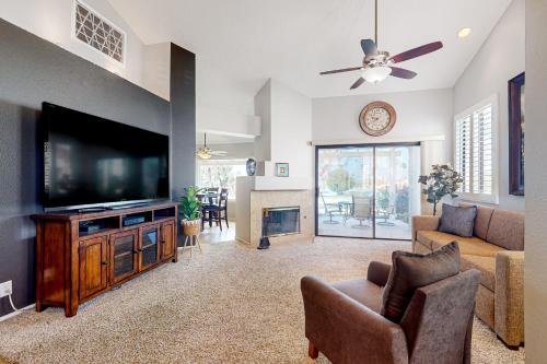 Serene On The Green — Palm Desert
