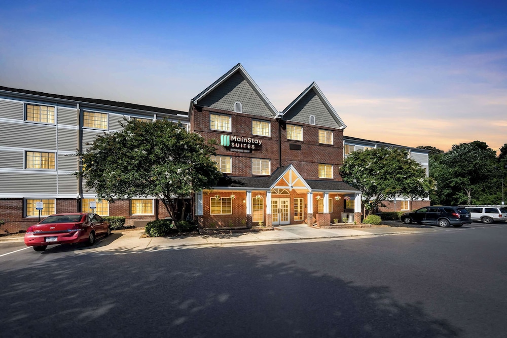 MainStay Suites Raleigh North - photo 11
