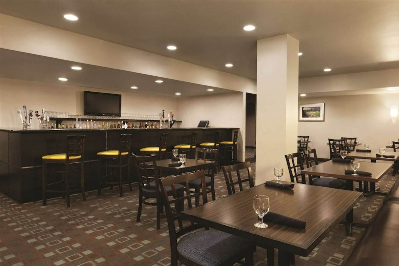 Radisson Hotel Fresno Conference Center - photo 19
