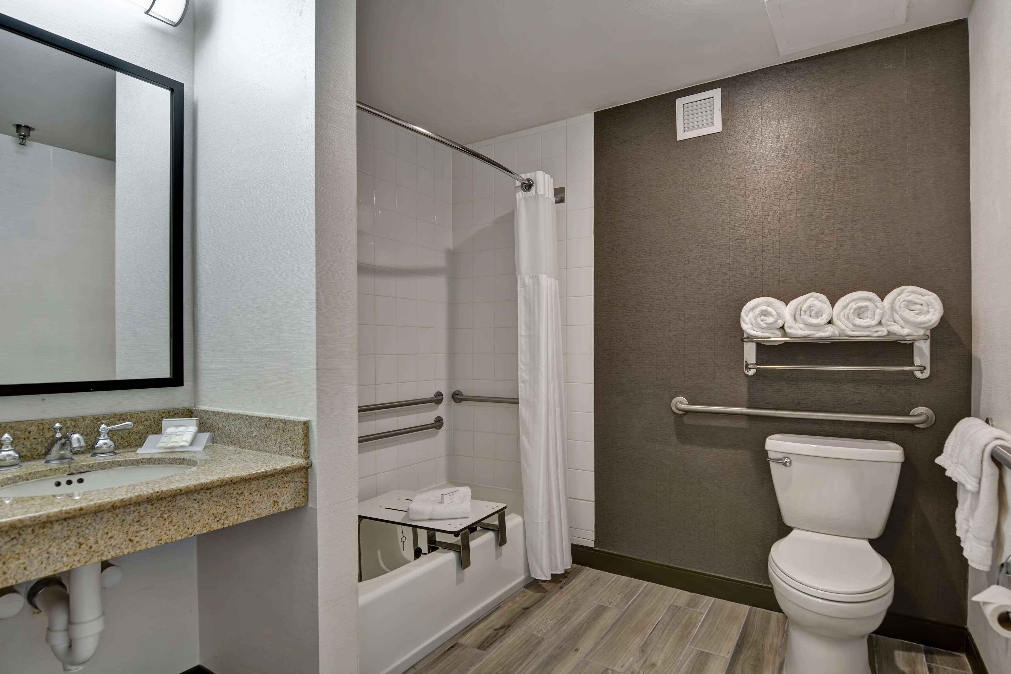 Hilton Garden Inn Appleton Kimberly - photo 40
