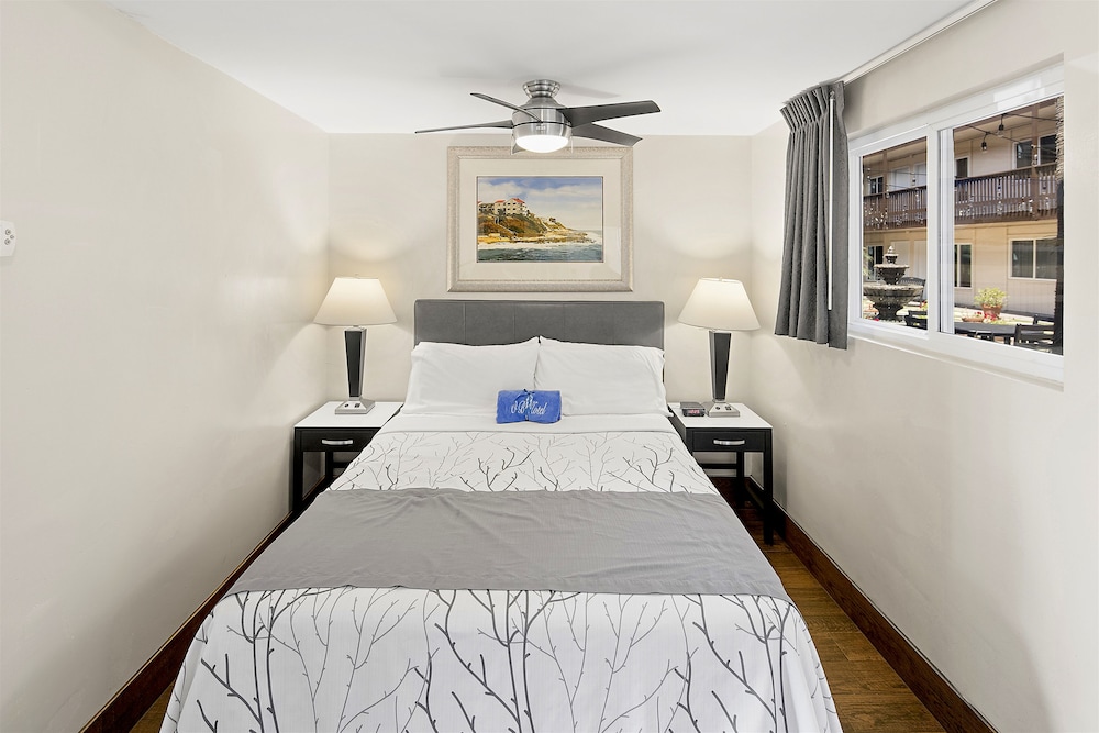 Ocean Beach Hotel - photo 21