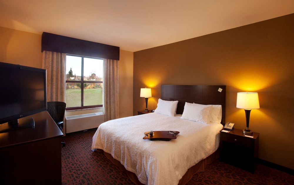 Hampton Inn Marquette Waterfront - photo 20