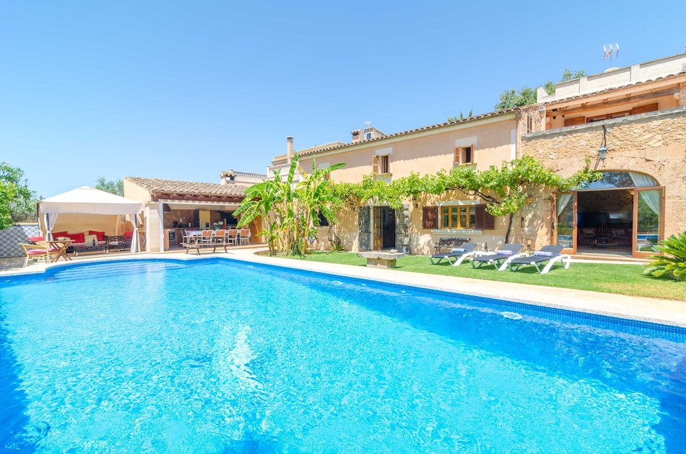 Finca Es Porrassar — 4-Star Luxury Hotel in Felanitx, Spain