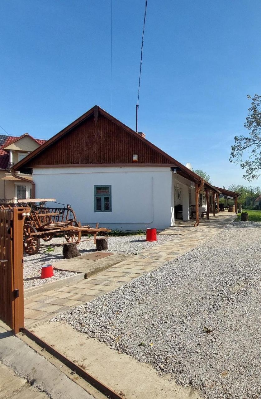 Trinity Vendégház Abádszalók in Abadszalok, Hungary