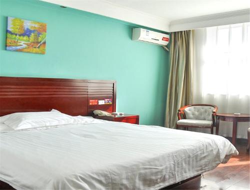 Vienna Hotel — hotel in Dunhua