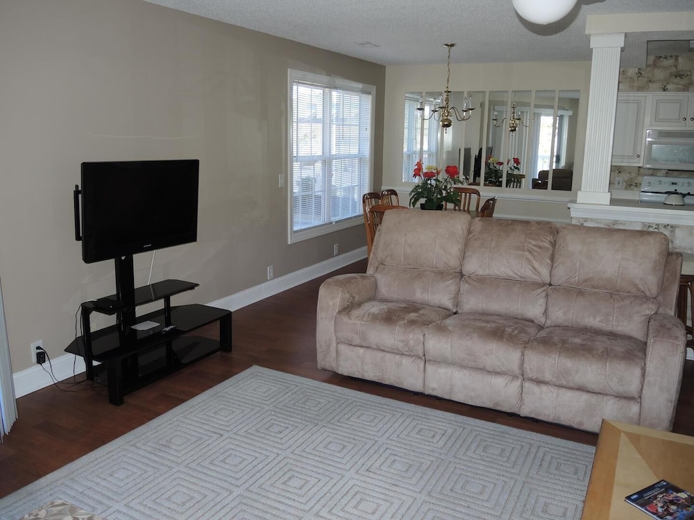 Family Friendly Brunswick Plantation Villa 1609 with Great Resort Amenities by RedAwning - photo 14