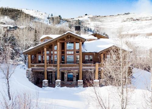 Mountain Glade - carbon neutral hotel in Bridgeport