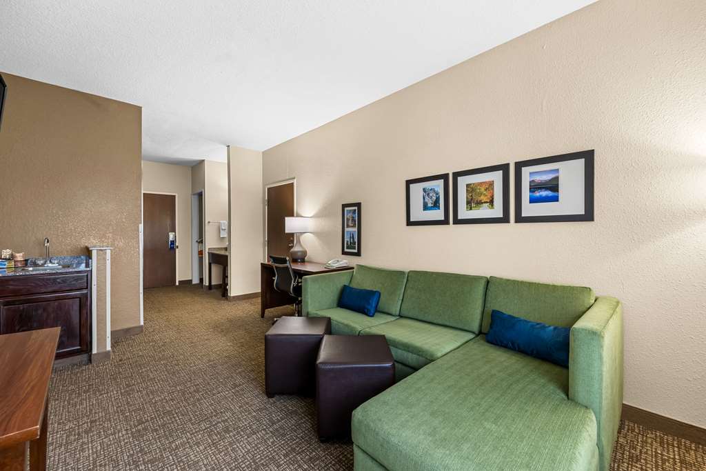 Comfort Inn & Suites Pueblo - photo 27