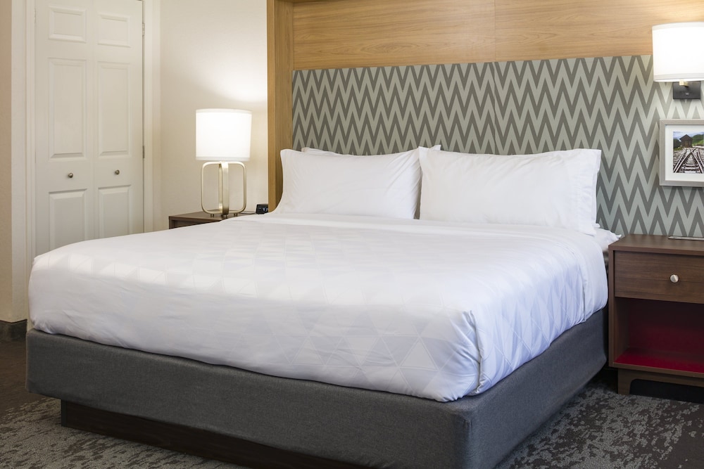 Holiday Inn Salem I 93 at Exit 2 an IHG Hotel - photo 5