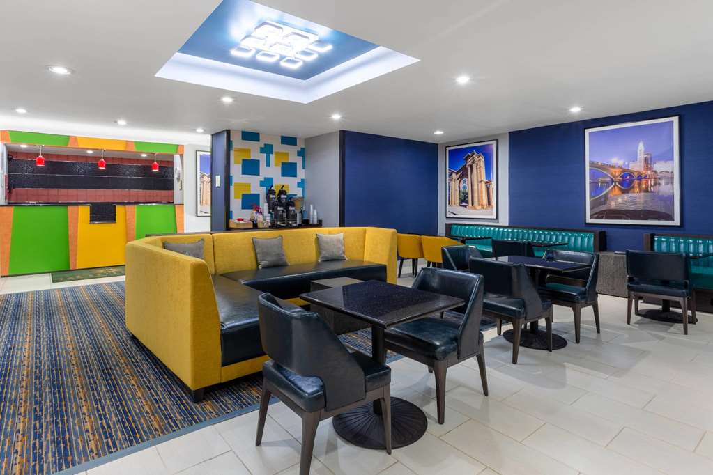 La Quinta Inn & Suites by Wyndham Columbus West Hilliard - photo 9