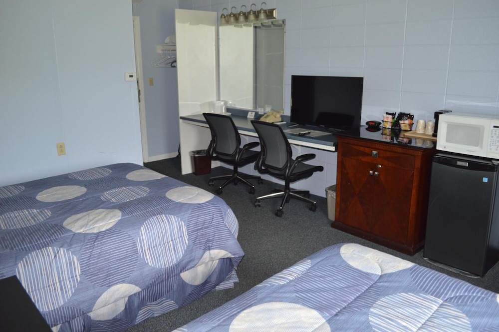 Copper Lantern Motor Lodge - photo 23