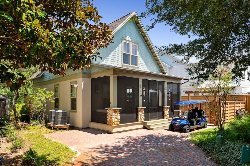 30A Beach House Saltwater Cottage — 4-Star Luxury Hotel in Seaside, United States