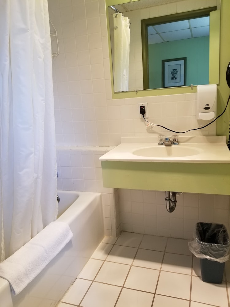 Parkview Motel - photo 32