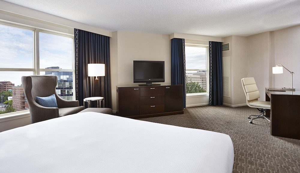 Hilton Alexandria Old Town - photo 14