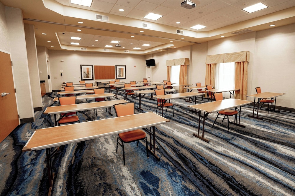 Fairfield Inn & Suites Kearney - photo 40