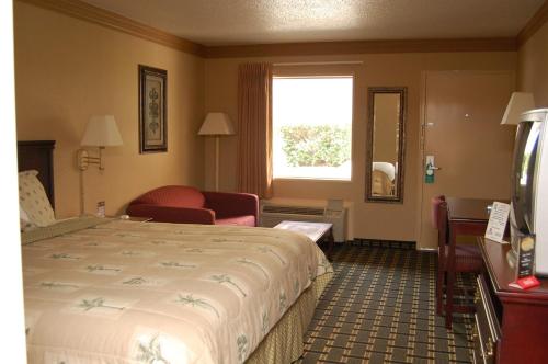 Executive Inn and Suites Springdale - photo 29