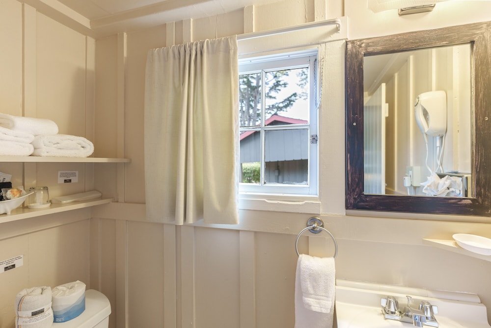 Carmel River Inn & Cottages - photo 25