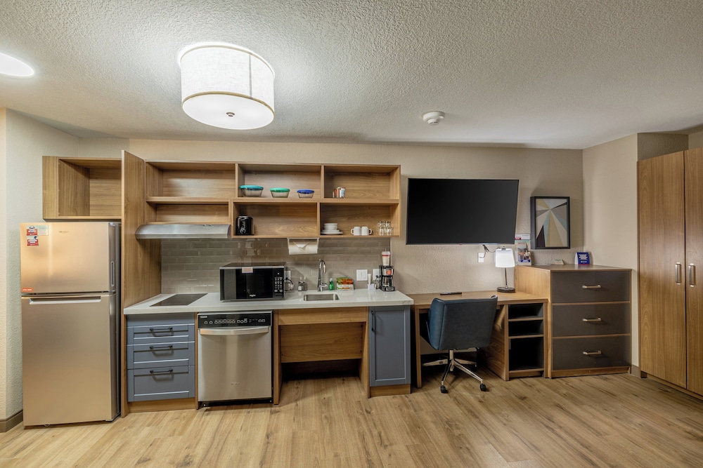 Candlewood Suites Wichita Northwest - photo 18