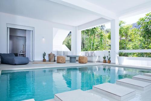 Almyra Seaside Luxury Suites — 4-Star Luxury Hotel in Panormos, Greece