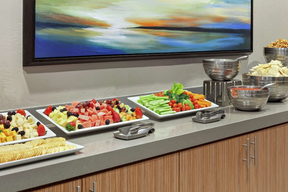 Embassy Suites by Hilton Santa Ana Orange County Airport - photo 37