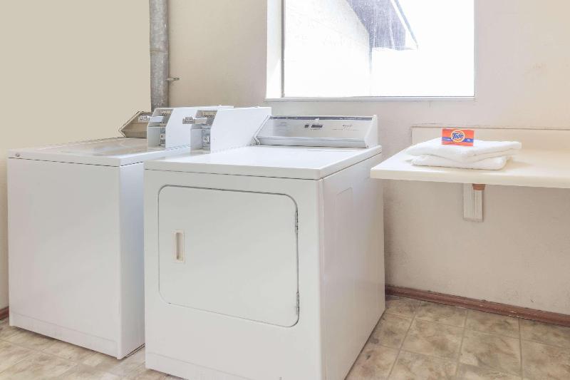 Super 8 by Wyndham Morris - photo 2