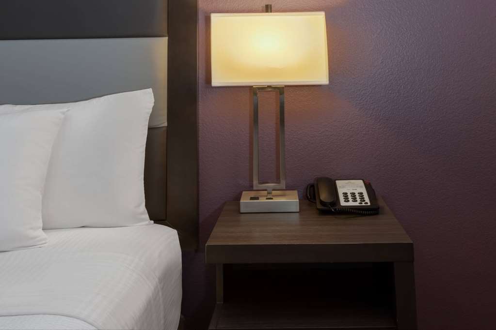La Quinta Inn & Suites by Wyndham Rockwall - photo 21
