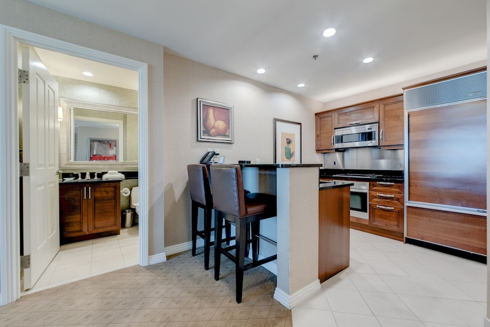 StripViewSuites at Signature - photo 89