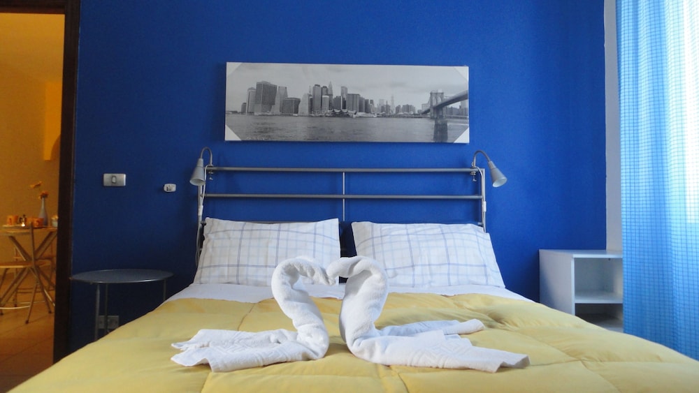 Travel And Living — hotel in Trani