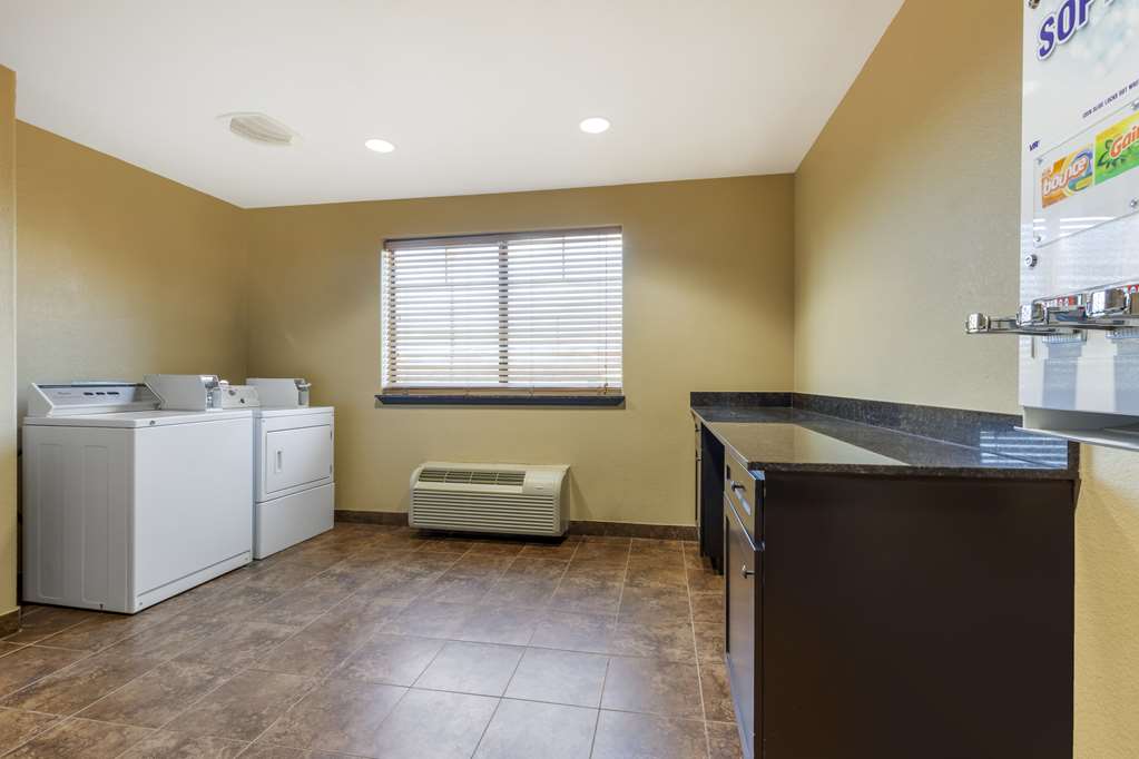 Best Western Plus Classic Inn & Suites - photo 29
