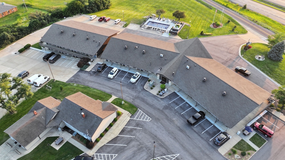 Pinemark Inn & Suites - photo 55