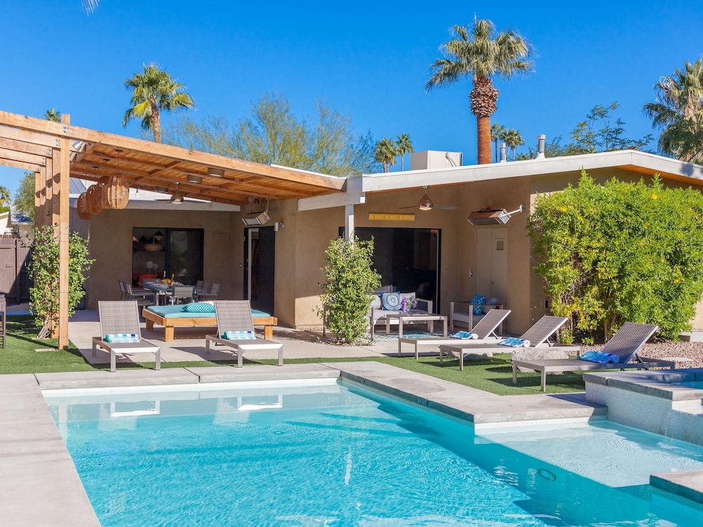 Atomic Ranch Heaven — 4-Star Luxury Hotel in Palm Springs, United States