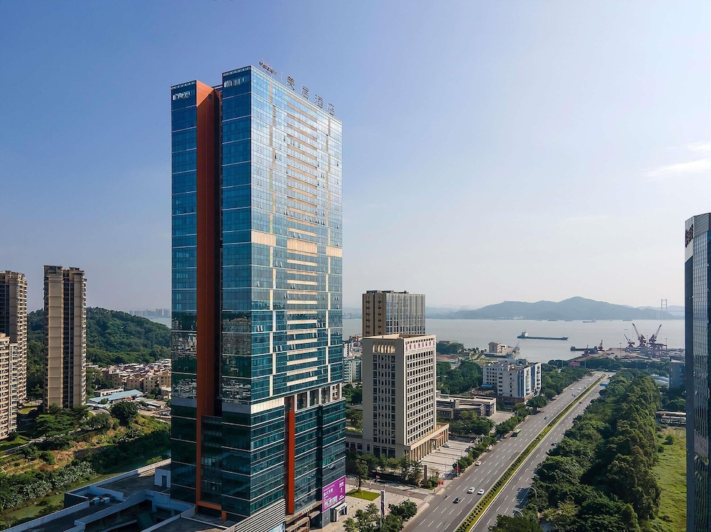 Mercure Guangzhou Nansha — 4-Star Luxury Hotel in Guangzhou, People's Republic of China