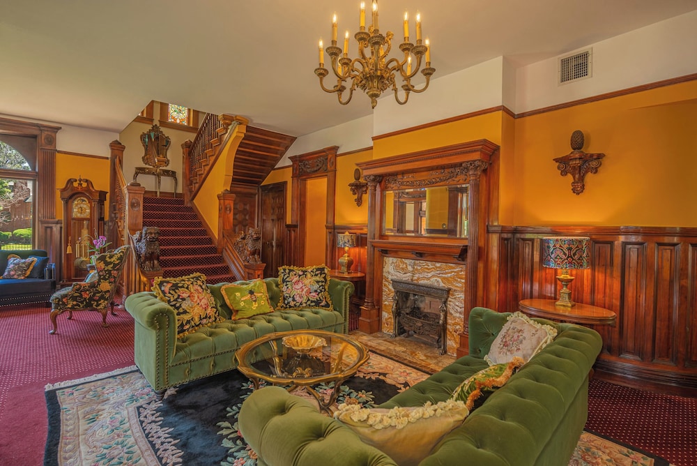 Orman Mansion Pueblo's Most Luxurious Stay - photo 21