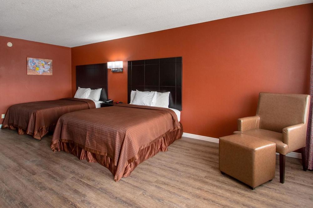 Econo Lodge Elko Downtown Area - photo 12