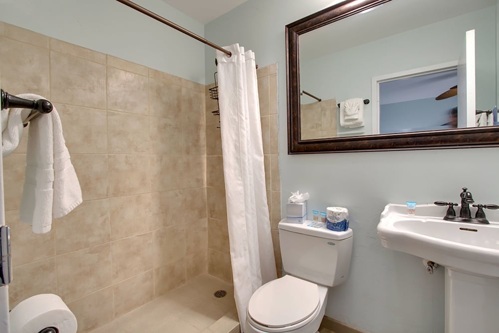 Seaside Inn Oceanfront - photo 22
