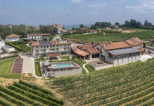 Antica Dimora Dosio — 4-Star Luxury Hotel in La Morra, Italy