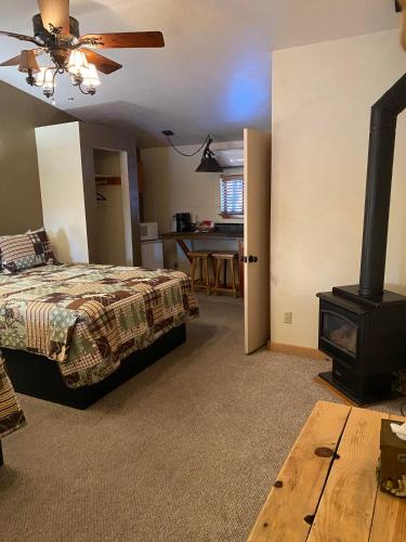 Nine Pines Motel - photo 32