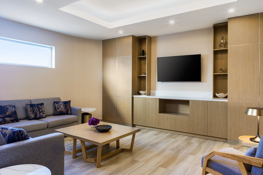 Delta Hotels Ontario Airport - photo 12