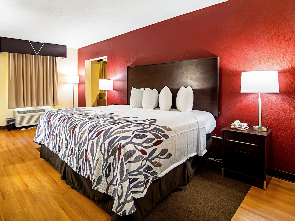 Red Roof Inn & Suites Greenwood SC - photo 6