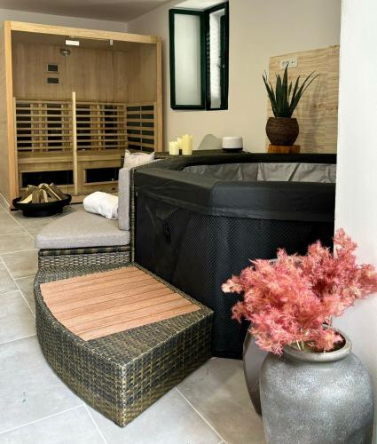 Casa Brullevi villa u staroj jezgri s pogledom na more — 4-Star Luxury Hotel in Tisno, Croatia