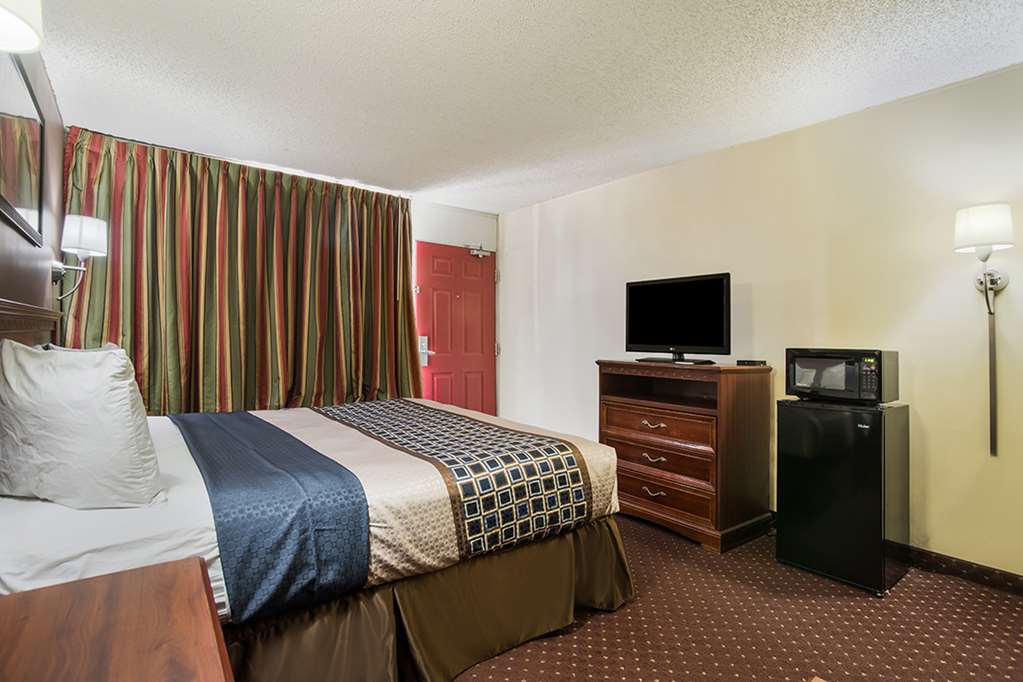 Americas Best Value Inn Tulsa at I 44 - photo 18
