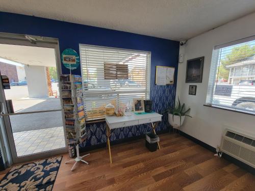 Exchange Club Motel - photo 3