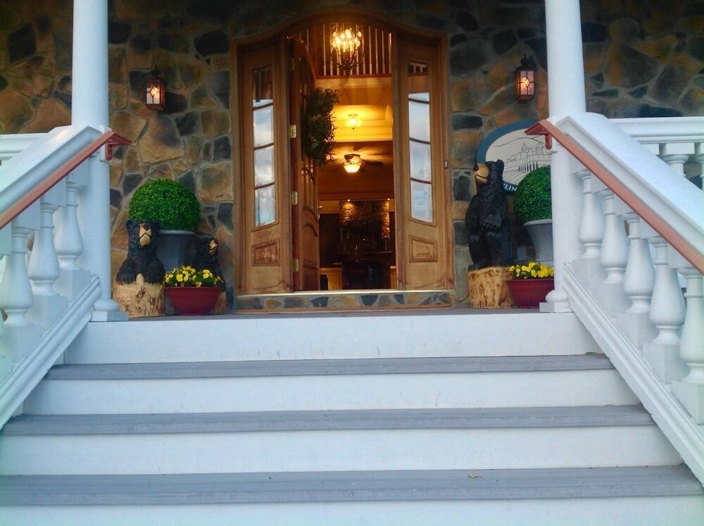 Skyline Vineyard Inn - photo 51