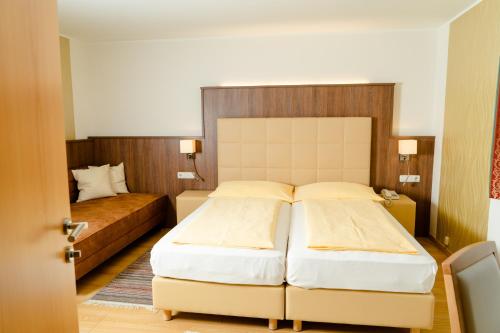 Strattnerhof - carbon neutral hotel in Frankenburg