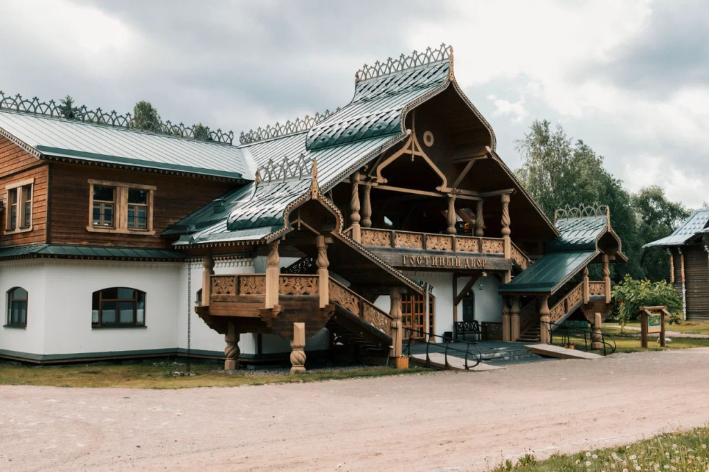 Udivitelnaya Derevnya Mandrogi Tourist Complex — hotel in Podporozh'ye